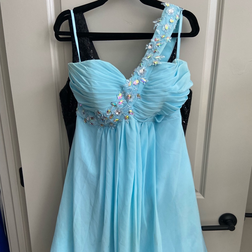 Homecoming / prom dress